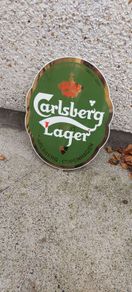 carslberg enamel sign ,very nice condition, sold as is,,lovely advertising display item for any man cave pub restaurant etc etc,,buyer collects or pays postage thank you,,