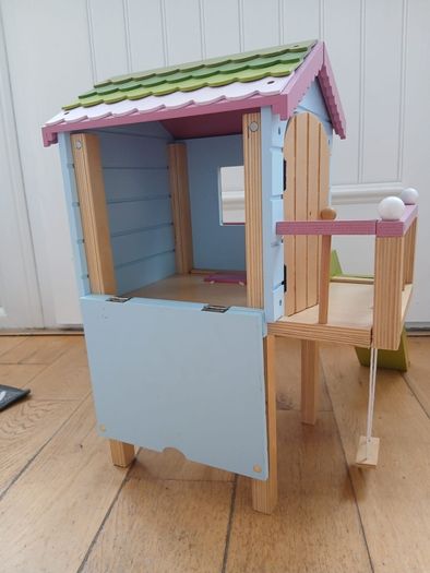 Lottie Doll treehouse and artist doll.