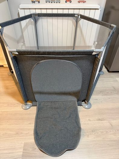 Babylo Hexagonal Playpen with Zip Door - Grey