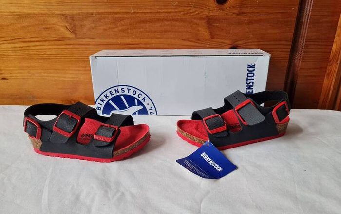 Birkingstock milano kinder desert soil black Size 8.5 eu 28 brand new boxed