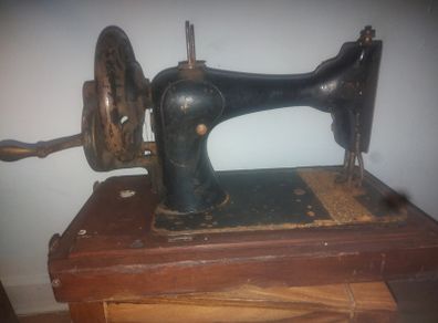 antique singer sawing machine