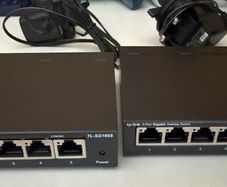 TP-Link TL-SG105S 5 Port Gigabit Network Switch x2