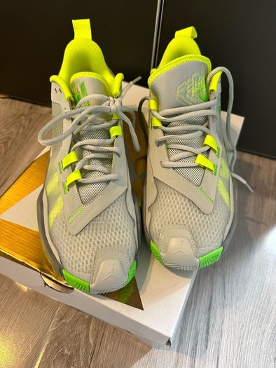 BNIB Nike Jordans UK 8