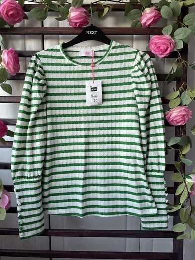 Bnwt green striped top savida. Medium
