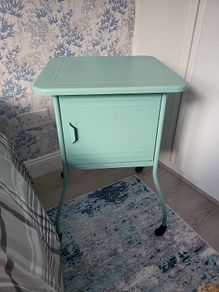 Bedside locker in perfect condition