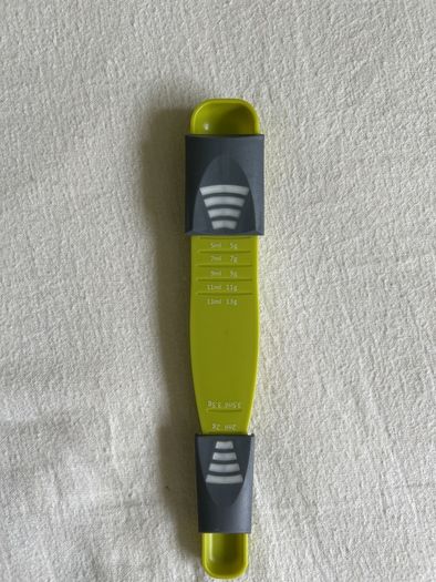 Measuring spoon