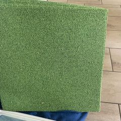 7 green carpet tiles