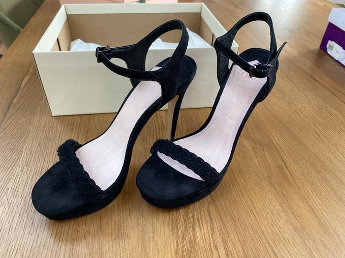 Faith high heel velvet black sandal uK6