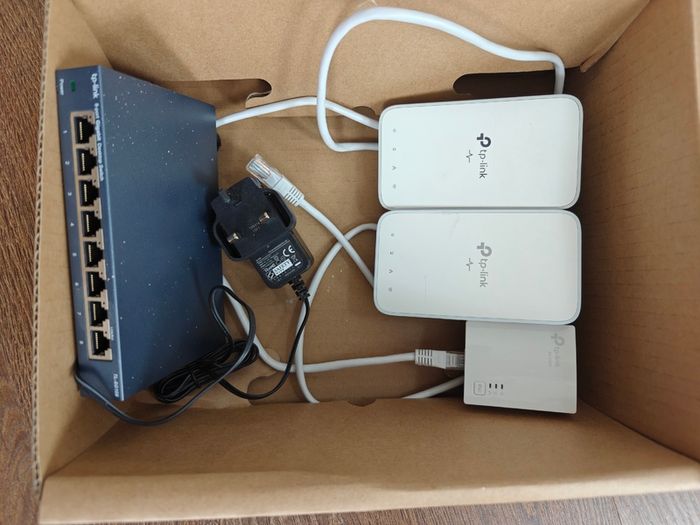 TP Link Powerline Network w/router (GBit)