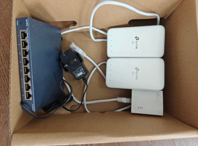 TP Link Powerline Network w/router (GBit)