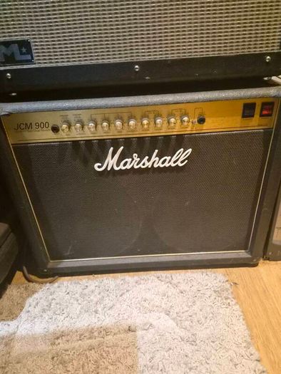 Marshall JCM 900 1993 2 12 combo