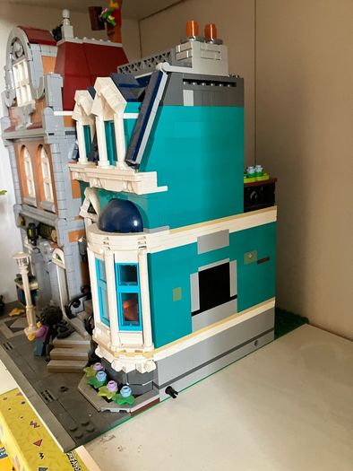 Lego Bookstore Modular set