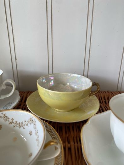 cups  & saucers - vintage china