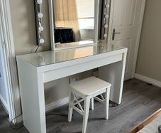 Dressing table with mirror, lights and stool