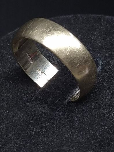 Vintage 9ct Gold Wide Band Ring  Fully Hallmarked London  Size 57