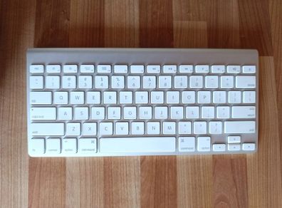 Apple Bluetooth Keyboard