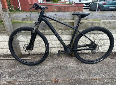 Cube bike needs a little heart: 29 inc wheels frame size L