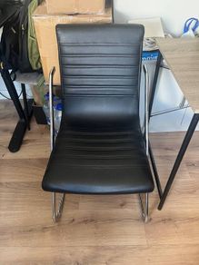 Chair, good condition !