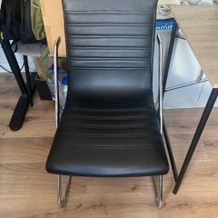 Chair, good condition !