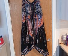 Boohoo  Rosie Hanky Hem Printed Midi Dress. S.12    B.N.W.T.