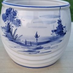 Vintage-style ceramic flowerpot
