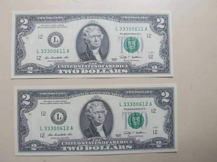 Lot 1.2 UNC 2 Dollar Banknotes in Sequence