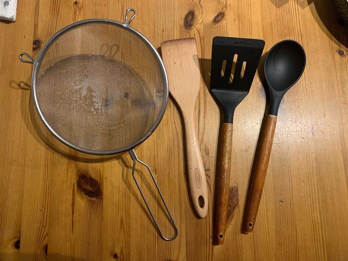 Frying pans and pot