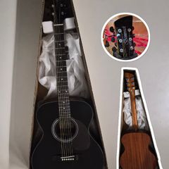 Excellent Conditiong Acoustic Guitar(Black)