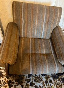 Free. Retro 3 seater and 2 chairs