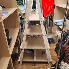 Free Shelving Unit