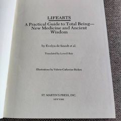 LIFE ARTS A Practical Guide to Total Being New Medicine and Ancient Wisdom by Evelyn de Smedt 1977 hardback in very good condition with some wear to the cover see all photos A4 size book 190 pages and illustrations FREE STANDARD POSTAGE INCLUDED