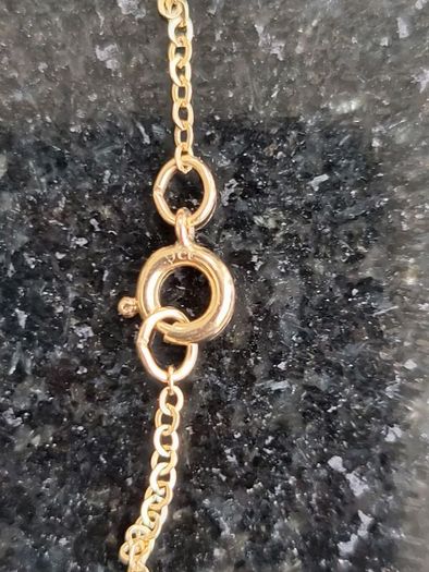 9 carat gold necklace