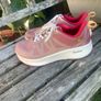 running shoe Image 2