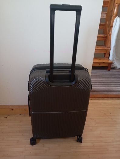 Explore Hardshell suitcase with wheels and expandable Handle