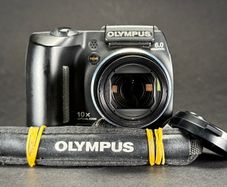 Olympus SP-500UZ Digital Bridge Camera