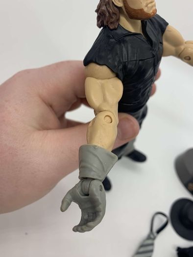 wwe elite Wrestlemania 34 The Undertaker with entrance greats clothing & stand action figure