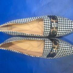 womens pointed shoes
