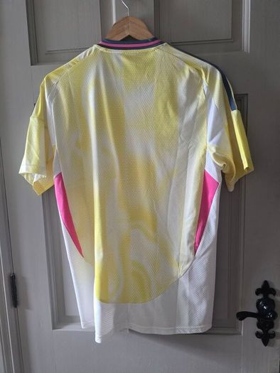 Football shirts (10 shirts all size M)