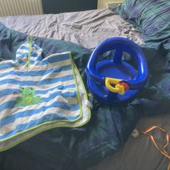 Bath seat and baby towel