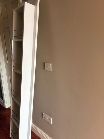 Rotating bathroom mirror cabinet