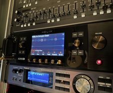 Line 6 Helix Rack and Floor Controller