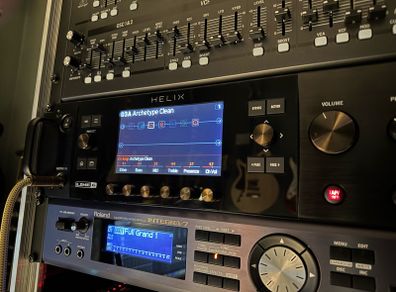 Line 6 Helix Rack and Floor Controller