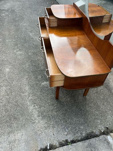 Beautiful vintage dressing table with mirror