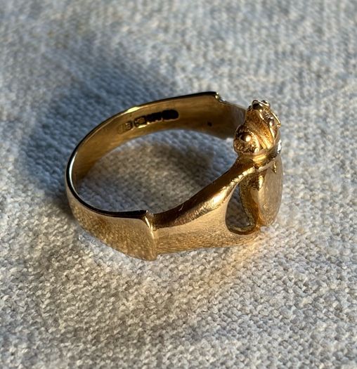 Claddagh ring