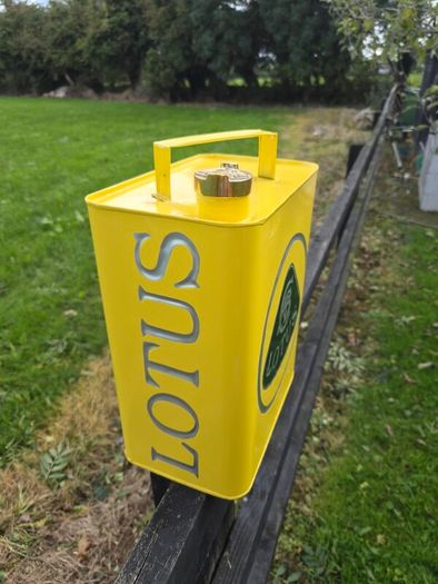 lotus oil can