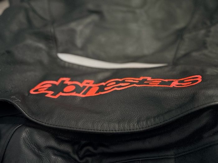 Alpinestars Tech Leather Jacket & Missile V2 Leather Pants - Matching 2-Piece Suit - Excellent Condition