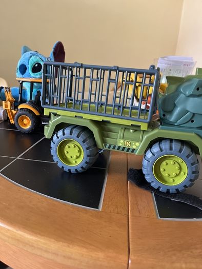 dino cage truck