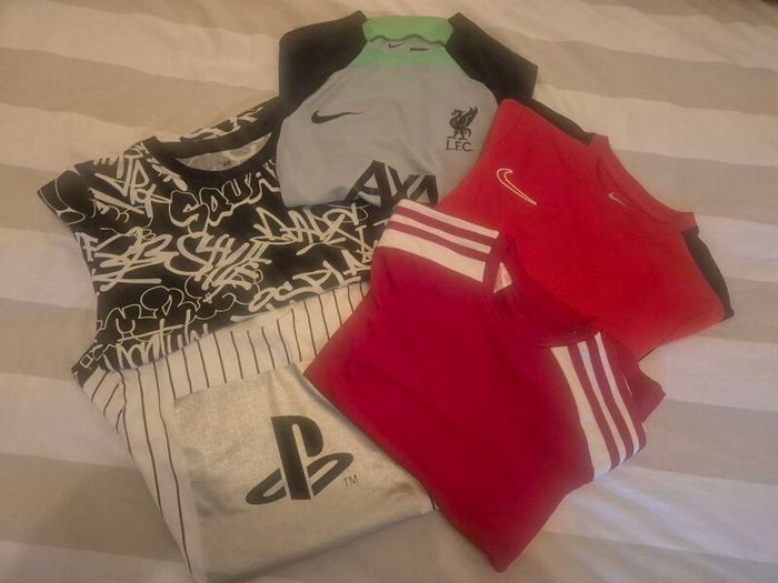 Selection of boys tops 8-10yrs