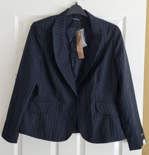 PLUS SIZE (20) Navy Pinstripe Blazer. New