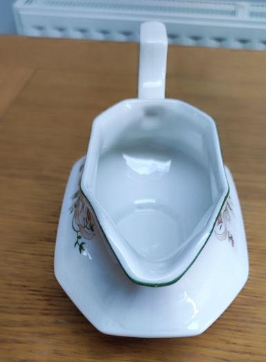 Vintage Johnson Brothers Eternal Beau Gravy Boat &  Made in England